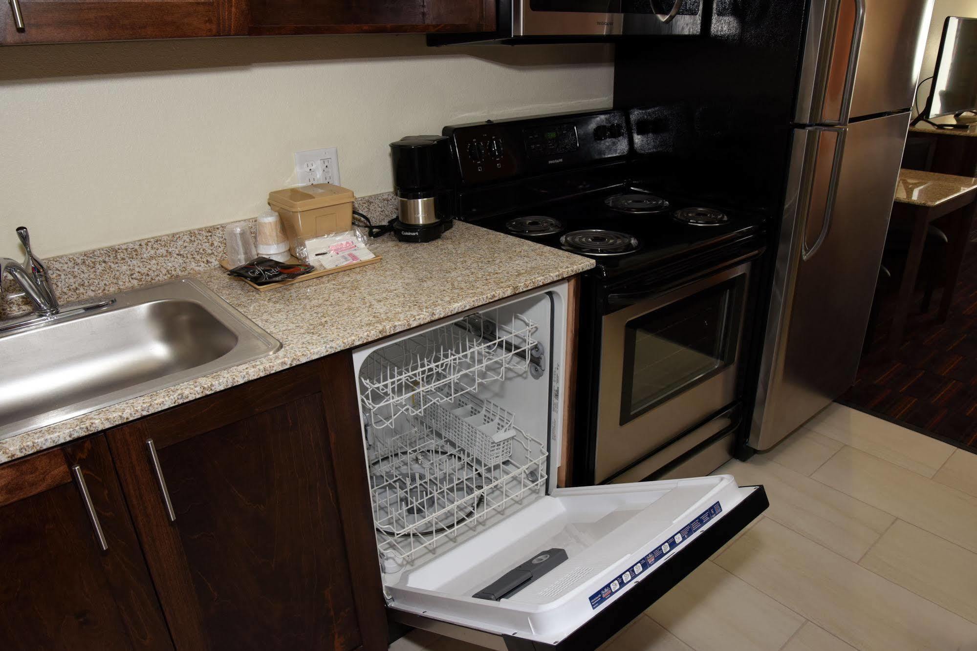 Home Away Kitchen Suites Enid Exterior foto